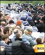 _38425913_miners150.jpg